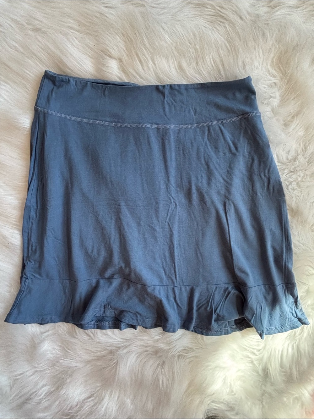 fresh produce slate blue ruffle hem mini skort